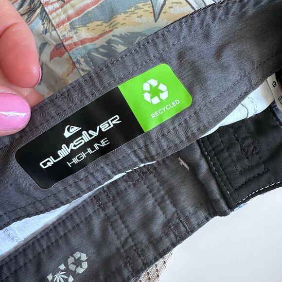 Quiksilver Hawaiian boardshorts - Picture 6 of 7